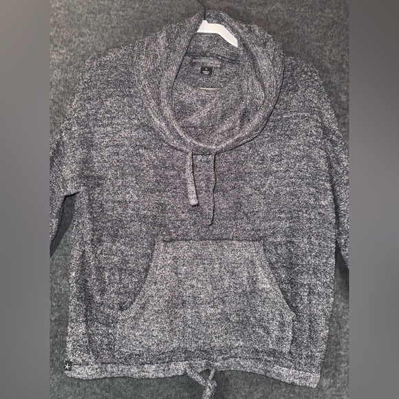Barefoot Dreams Cozy Dark Gray Hoodie Sweater Size M - Picture 3 of 9